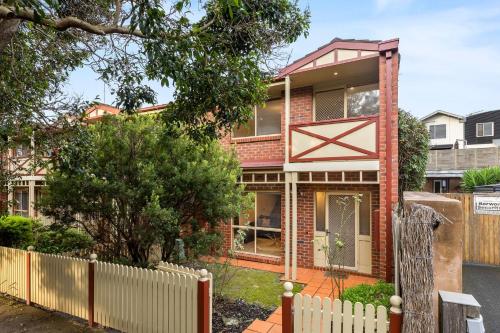 Simpson Getaway 4 in Point Lonsdale, Australia