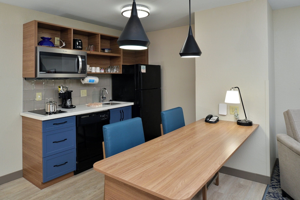 Candlewood Suites Northeast Kansas City by IHG - photo 20