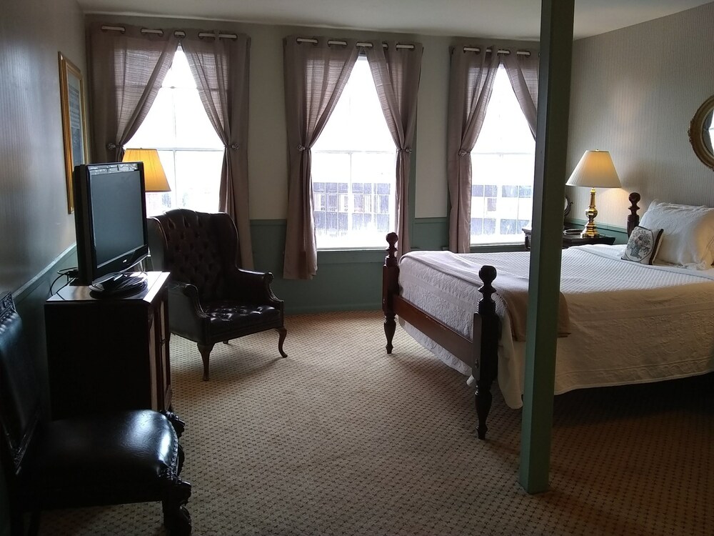 The Charles Inn at Vacationland Inns - photo 49