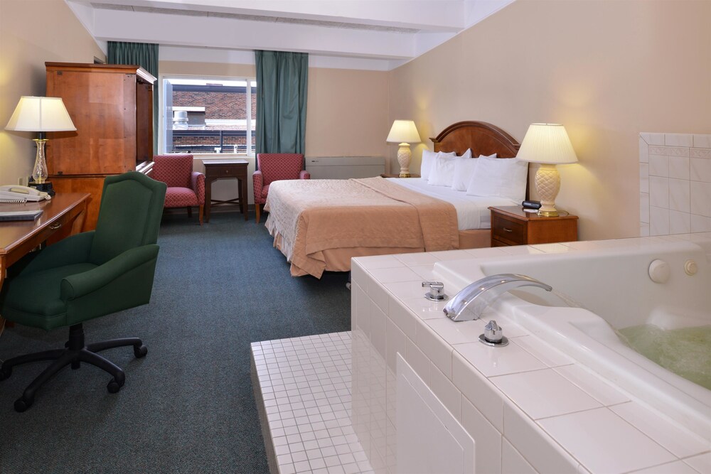 Americas Best Value Inn Campus View - photo 8