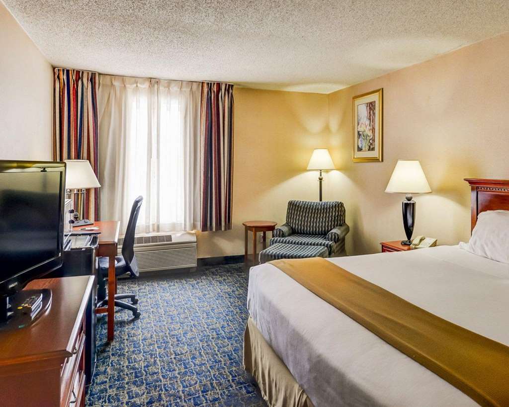 Quality Inn Spring Mills Martinsburg North - photo 8