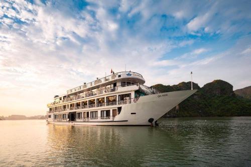 AE Cruise Halong Bay — 5-Star Luxury Hotel in Ha Long, Vietnam