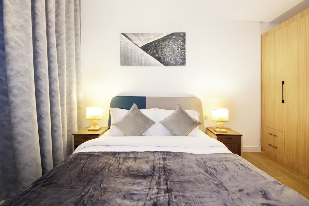 Chic 2BR Retreat Hidden Gem in Masdar City — 4-Star Luxury Hotel in Abu Dhabi, United Arab Emirates