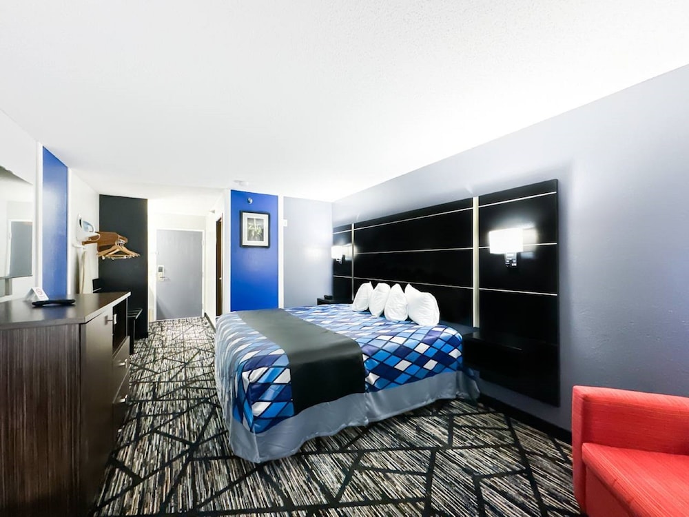 Blaine Town Inn & Suites - photo 13