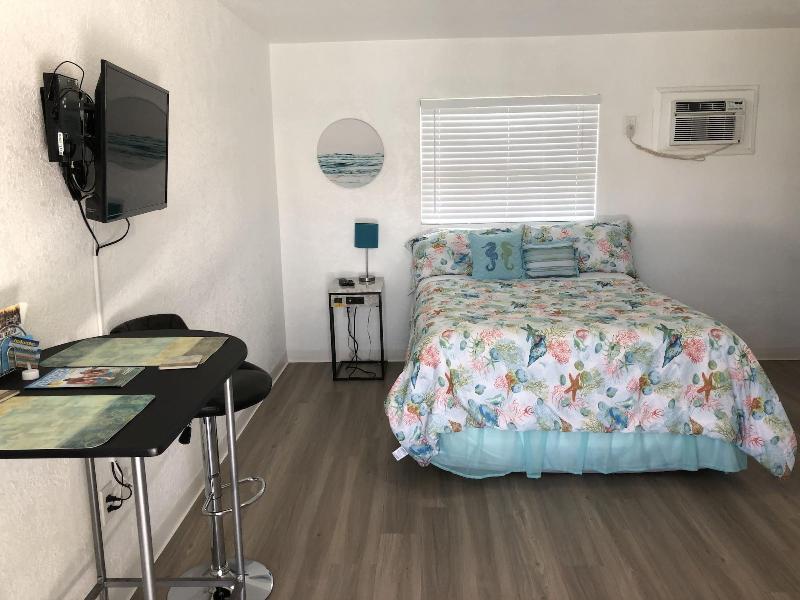 Sun Island Motel - photo 34