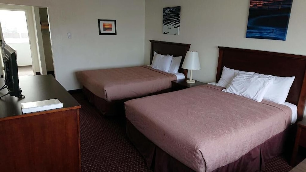 Silver Sands Motel - photo 12