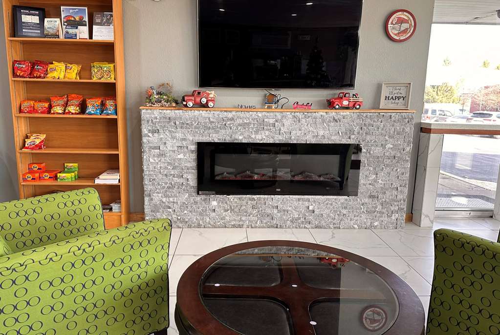 Travelodge by Wyndham Bloomington - photo 5