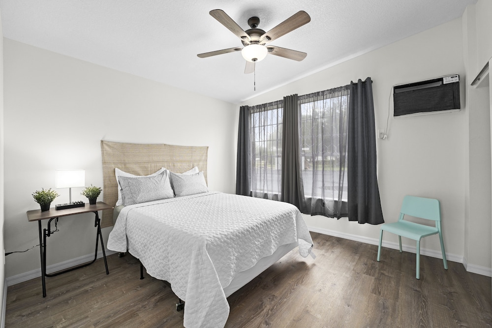 Travel Inn of Titusville - photo 4