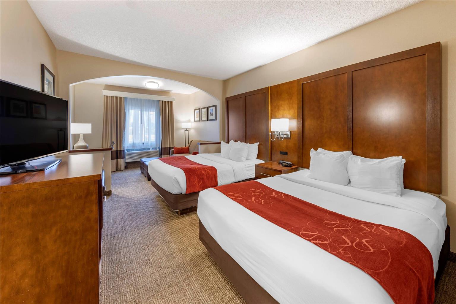 Comfort Suites Near Six Flags Magic Mountain - photo 19