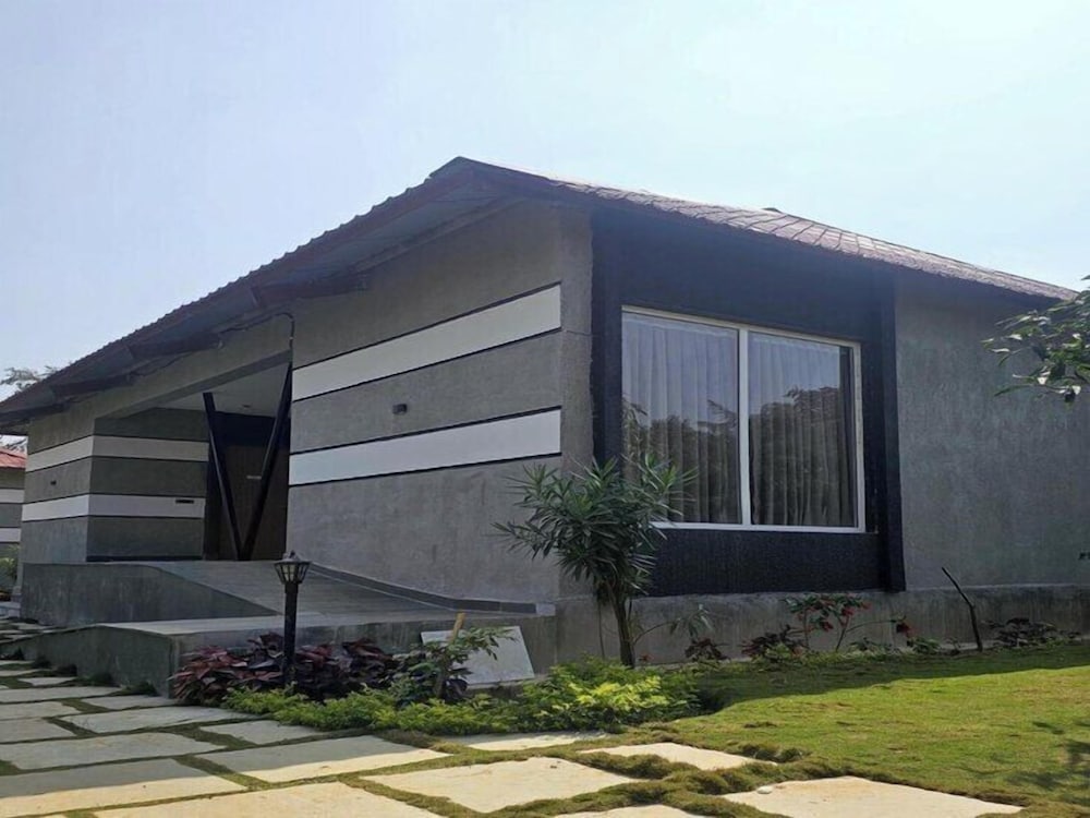 Shiv Ganga Kanha Resort