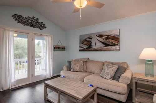La Isla Bonita by Oak Island Accommodations - photo 34