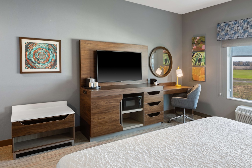 Hampton Inn Circleville - photo 18