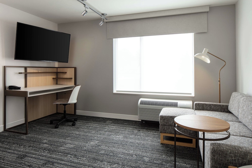 TownePlace Suites by Marriott Milwaukee West Bend - photo 14
