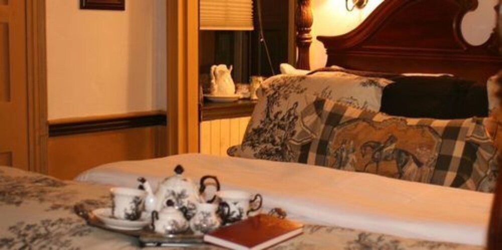 Fallen Tree Farm Bed & Breakfast - photo 4