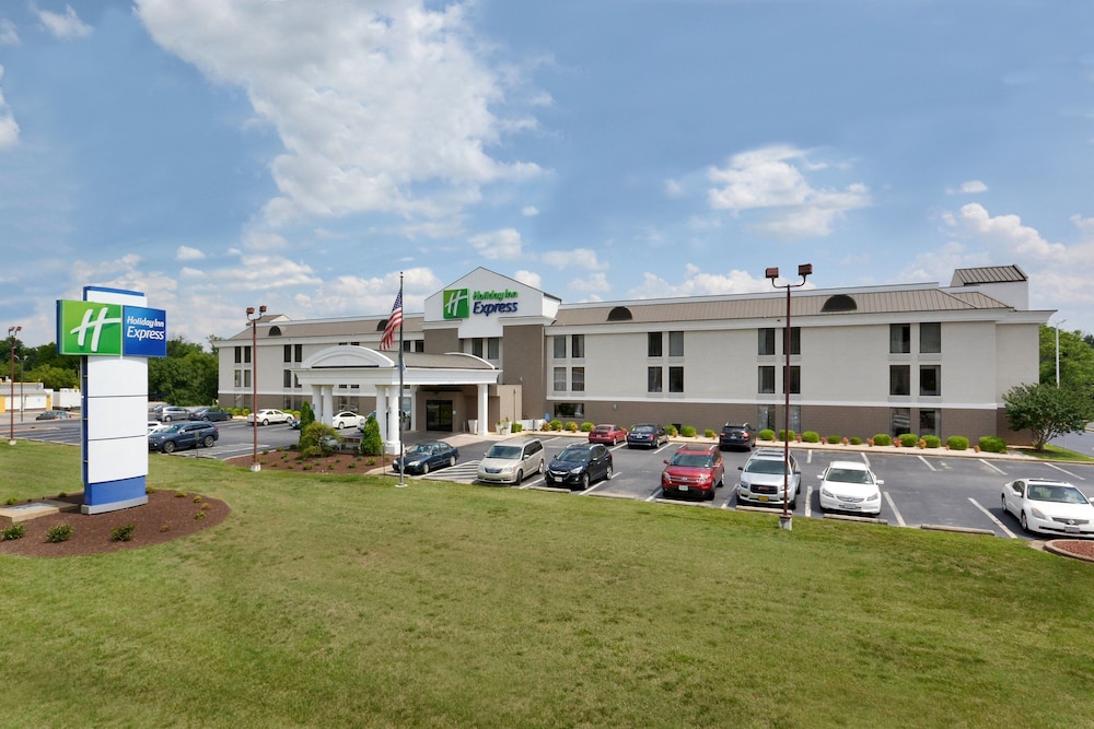 Holiday Inn Express Danville by IHG - photo 40