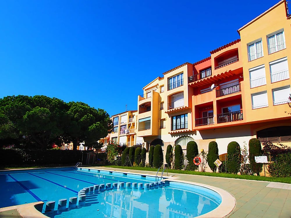 Apart rent Apartment Mirablau Mar 0093 — 4-Star Luxury Hotel in Empuriabrava, Spain
