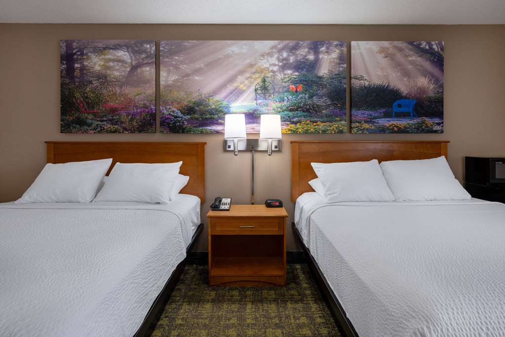 Days Inn & Suites by Wyndham Madison - photo 17