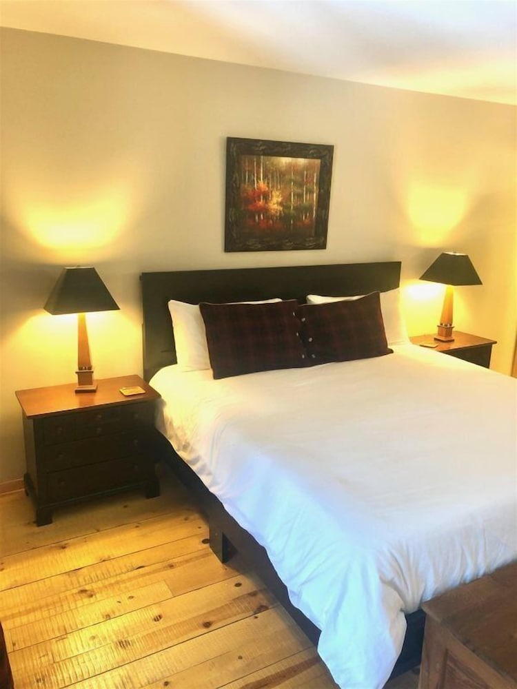 Mountain Harbor #216 3 Bedroom Condo — 4-Star Luxury Hotel in Whitefish, United States