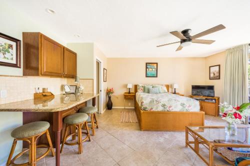 Amazing condo peaks of ocean view On Ali'i Dr by surf spots — 4-Star Luxury Hotel in Kailua-Kona, United States