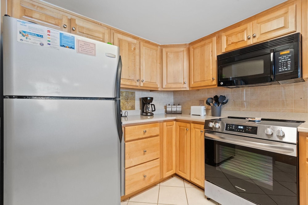 Romar Tower 5A by Vacation Homes Collection - photo 19