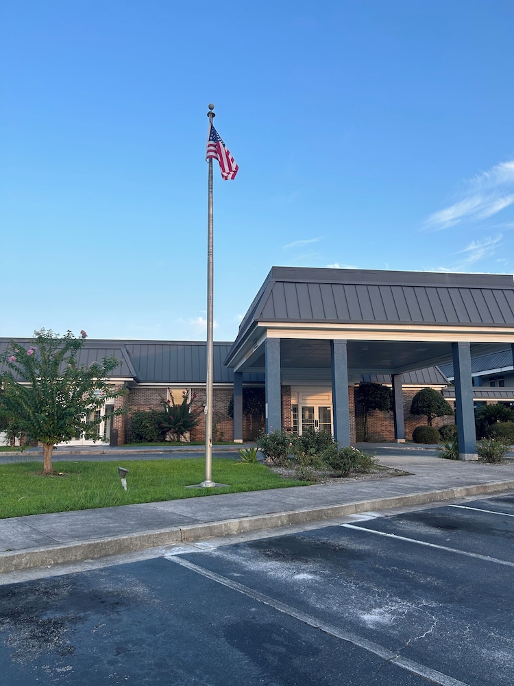 Days Inn by Wyndham Hinesville Near Fort Stewart - featured photo