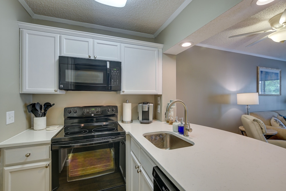 Serene Myrtle Beach Condo w Resort Amenities - photo 5