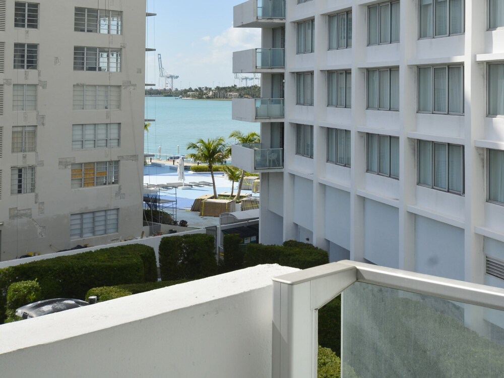 Suite 1100 West Av in a 5 Hotel Pool With DJ #401 - photo 71