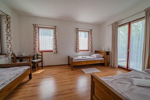 Szellő Porta — Komlo — photo 3