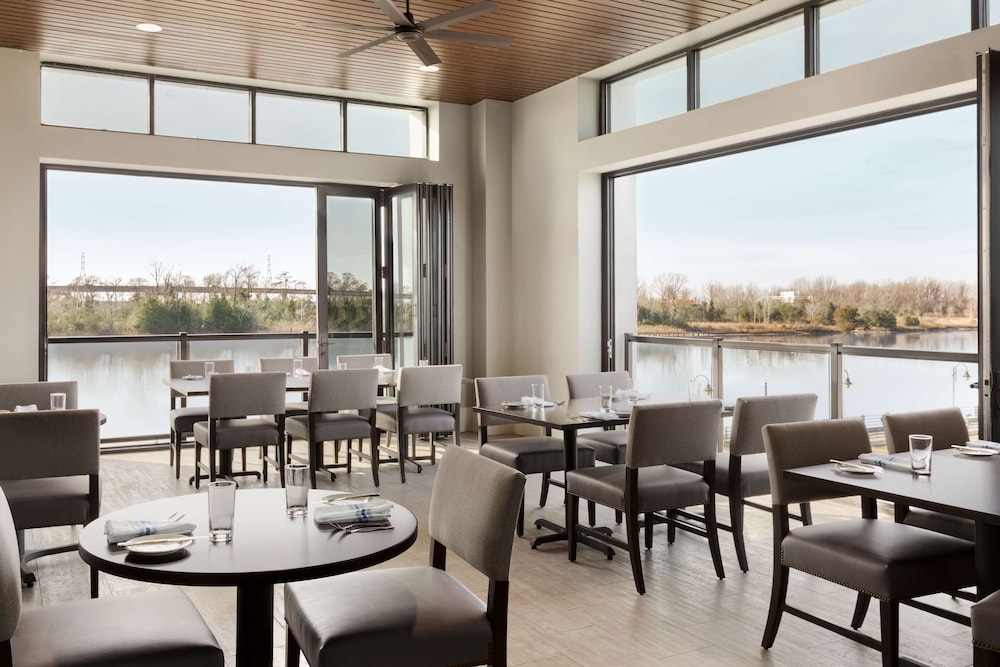 Embassy Suites by Hilton Wilmington Riverfront - photo 28