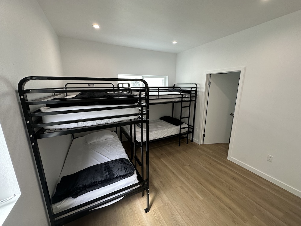 RoamHub Residences - photo 2