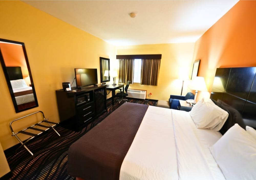 Rock Island Inn & Suites Streator IL - photo 9
