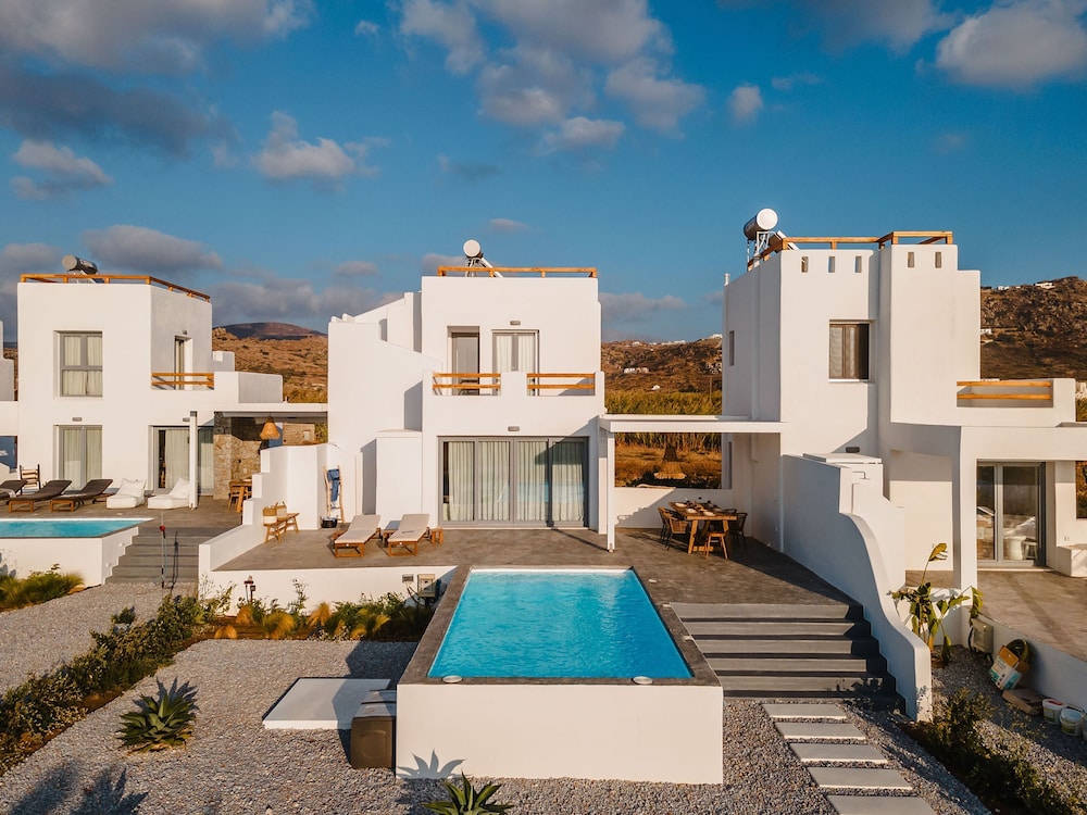 Villa Kaya Plaka With 3 Bedrooms and 3 Bathrooms — 4-Star Luxury Hotel in Naxos, Greece