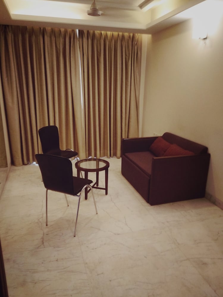 Stately Suites Nh 8 - last minute hotel in Gurgaon