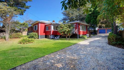 Tullys Hut Walk To Hikes & Waterfalls in Wentworth Falls, Australia