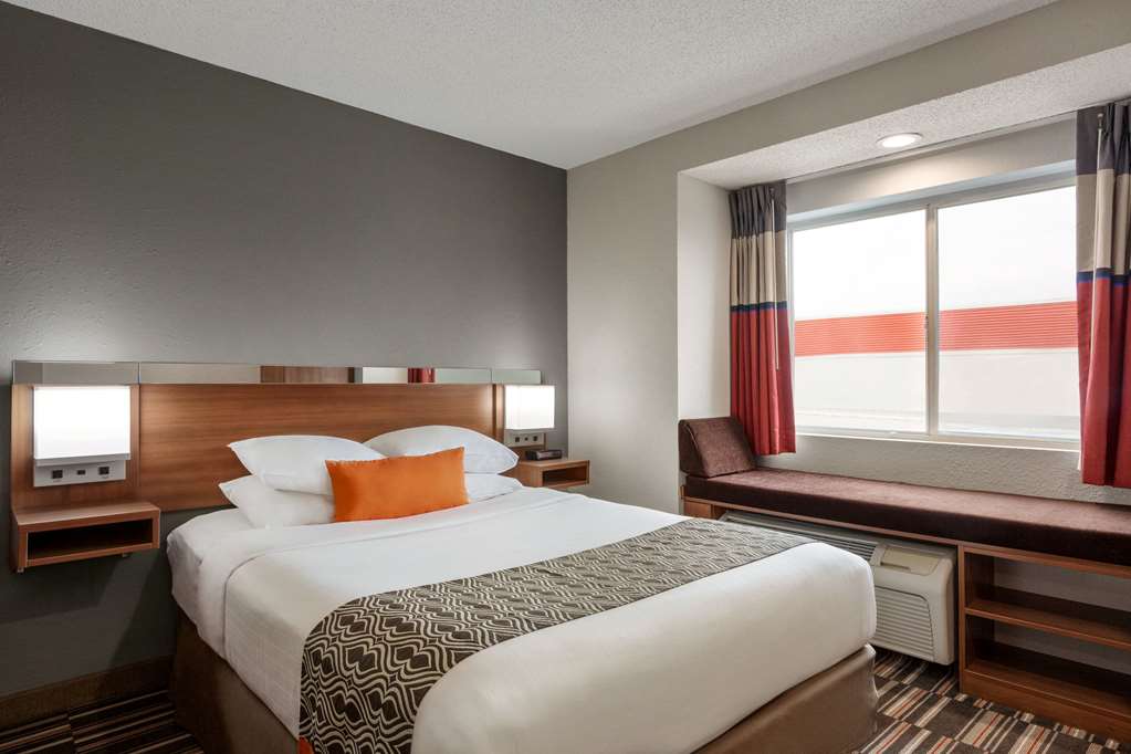 Microtel Inn & Suites by Wyndham Tifton - photo 19