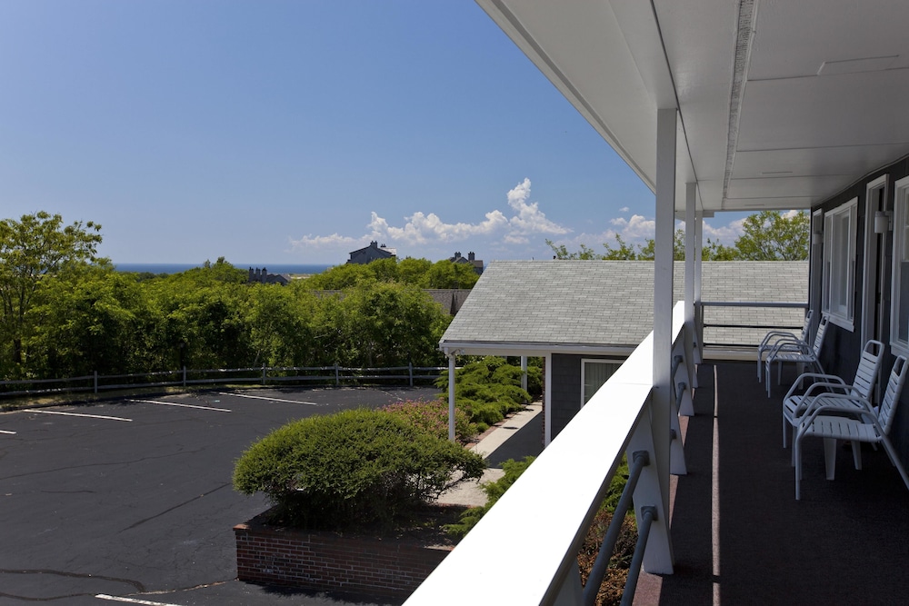 Seaglass Inn & Spa - photo 37