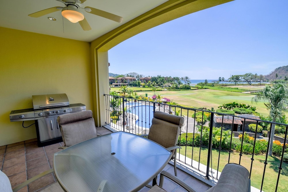 Del Mar 3C 3 bdr 2 Bath Ocean View — 4-Star Luxury Hotel in Jaco, Costa Rica