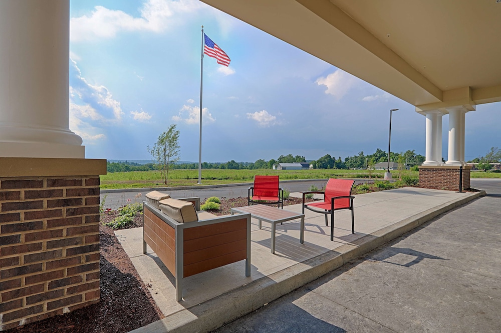 Hampton Inn & Suites Cazenovia - photo 34