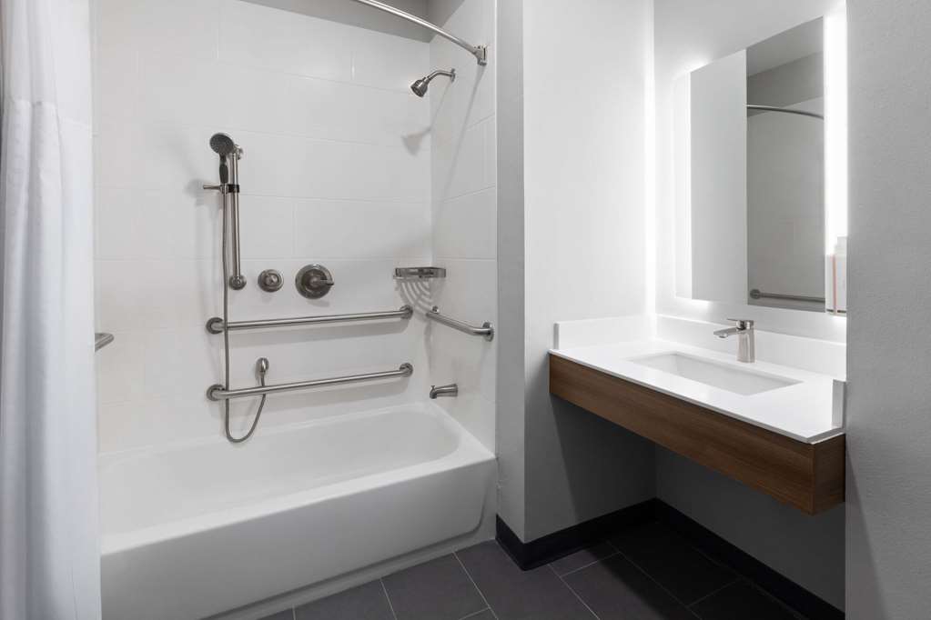 Microtel Inn & Suites by Wyndham Olive Branch - photo 16