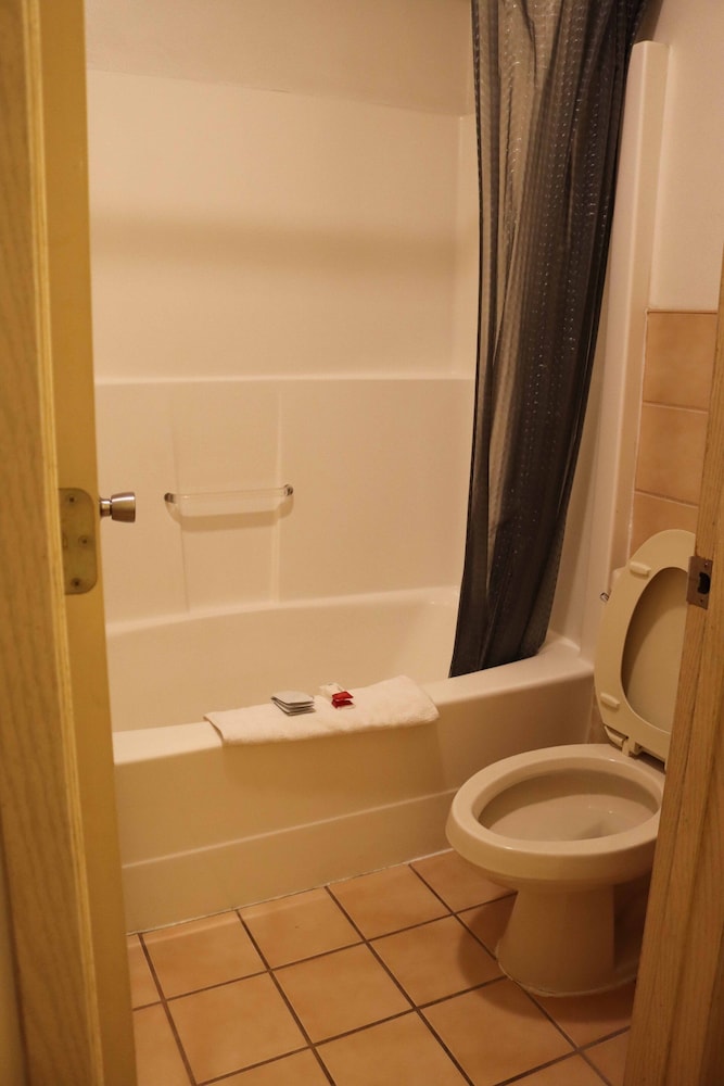 Tiki Lodge - photo 12