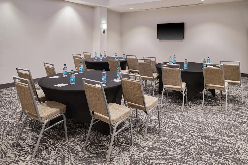 Homewood Suites by Hilton Grand Rapids Downtown - photo 67