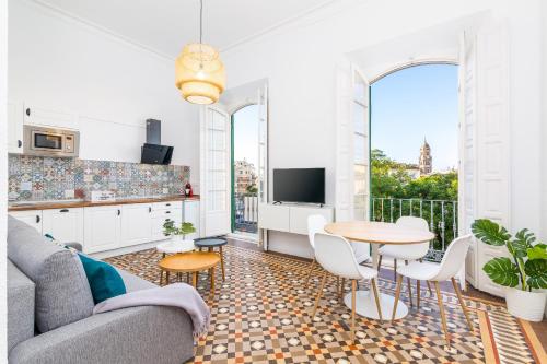 Suite Homes Apartamentos Plaza de la Merced — 4-Star Luxury Hotel in Malaga, Spain