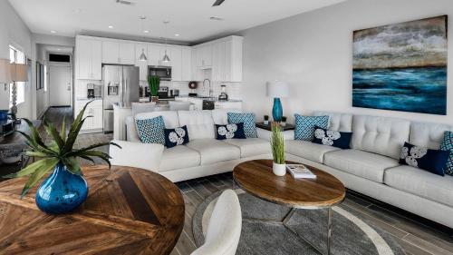 Palms B9 — Unknown City — photo 2