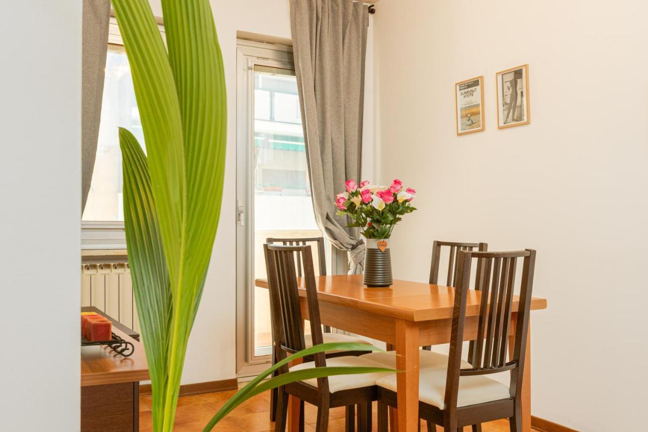 Sweet Dreams Apartment Con Terrazzo E Ascensore — 4-Star Luxury Hotel in Trieste, Italy