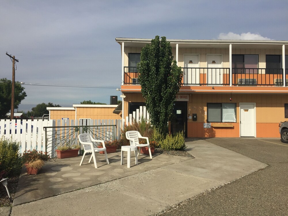 Super 8 by Wyndham Prosser - photo 18