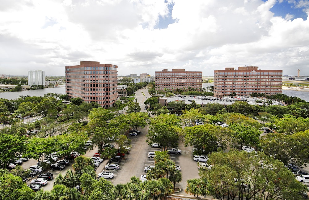 Hilton Miami Airport Blue Lagoon - photo 29