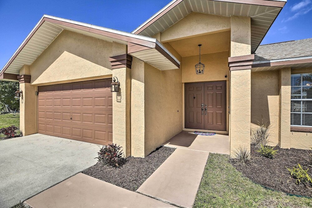 Breezy Cape Coral Oasis Covered Lanai and BBQ — Cape Coral — photo 3
