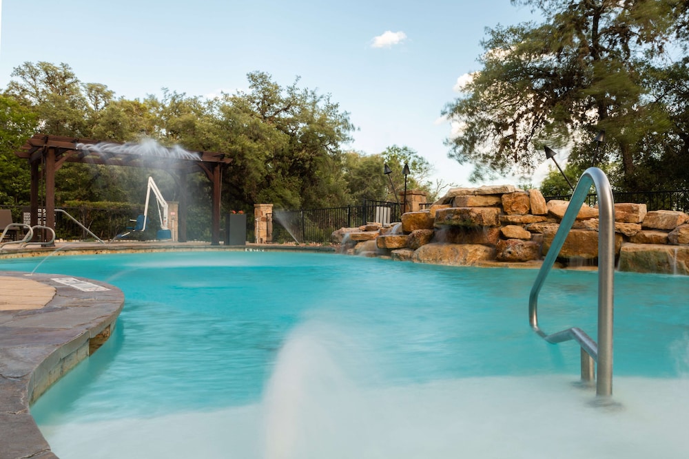 Hampton Inn & Suites Boerne - photo 42