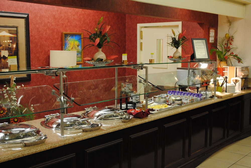 Doubletree by Hilton Hotel Fayetteville - photo 19