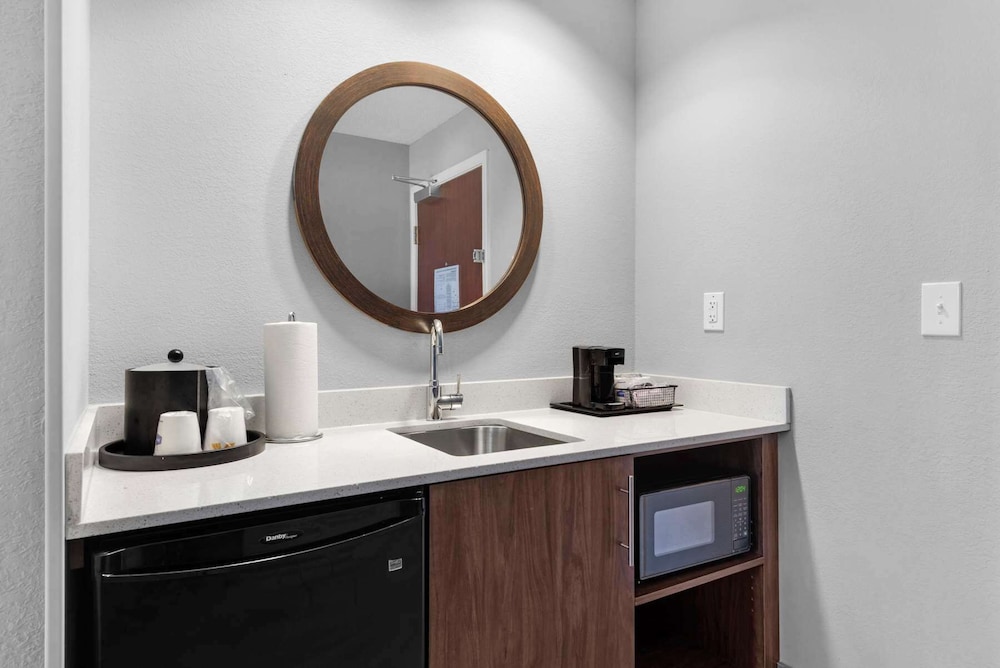 Hampton Inn & Suites Pensacola I 10 N at Univ. Town Plaza - photo 5